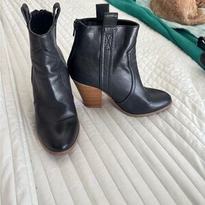 JustFab Sleek Black Ankle Boots with Tan Heel